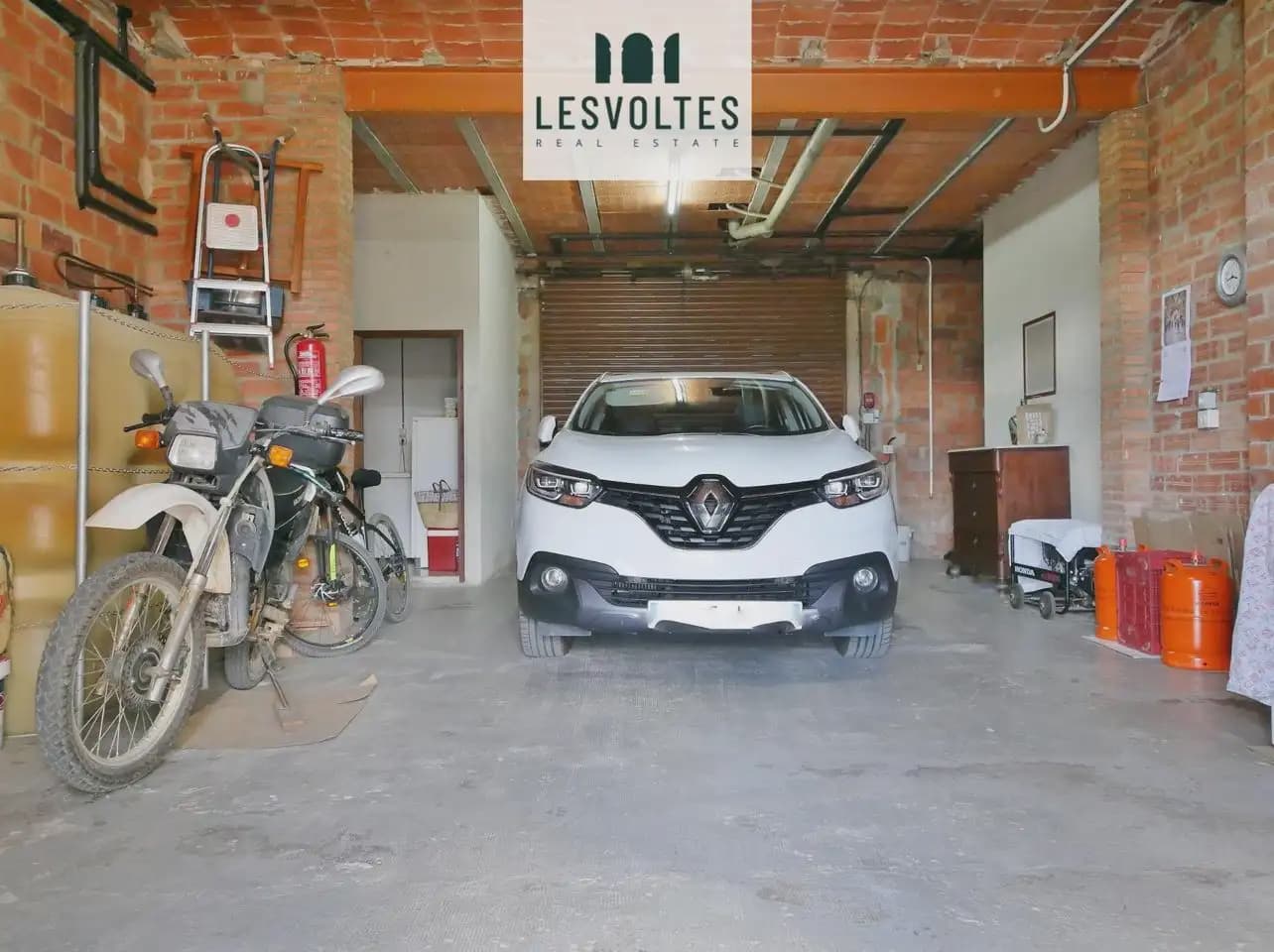 Casa de 4 habitaciones en La Bisbal d'Empordà en venta - 450.000 € (Ref: 10081954)
