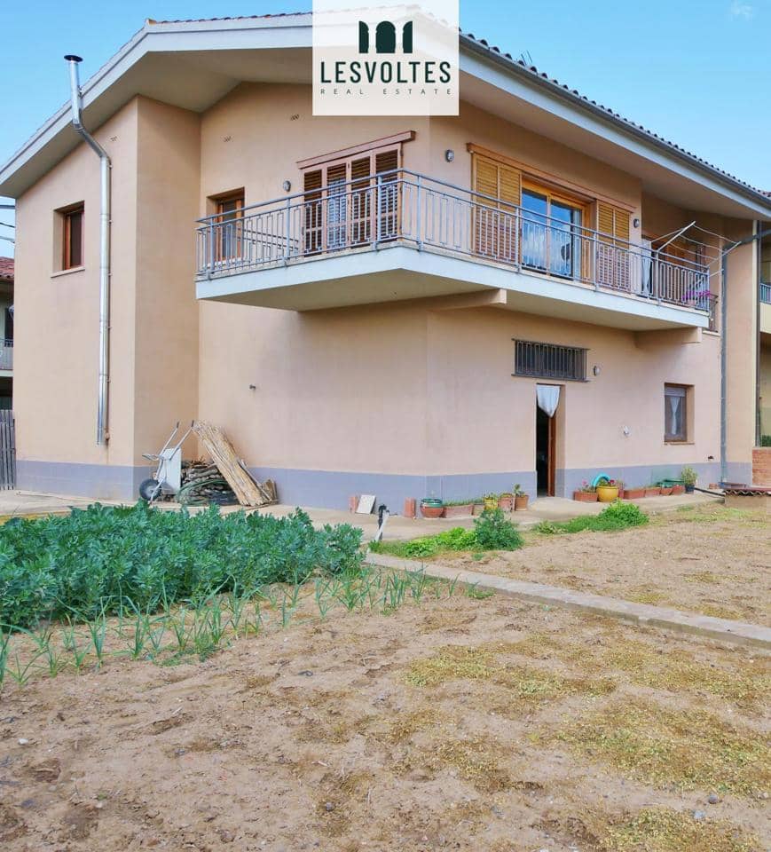 4 makuuhuone Huvila myytävänä paikassa La Bisbal d'Emporda - 450 000 € (Ref: 10081954)