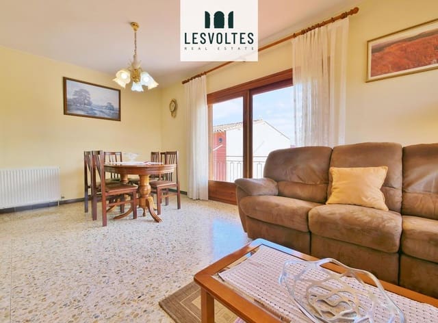 4 slaapkamer Villa te koop in La Bisbal d'Empordà - € 450.000 (Ref: 10081954)