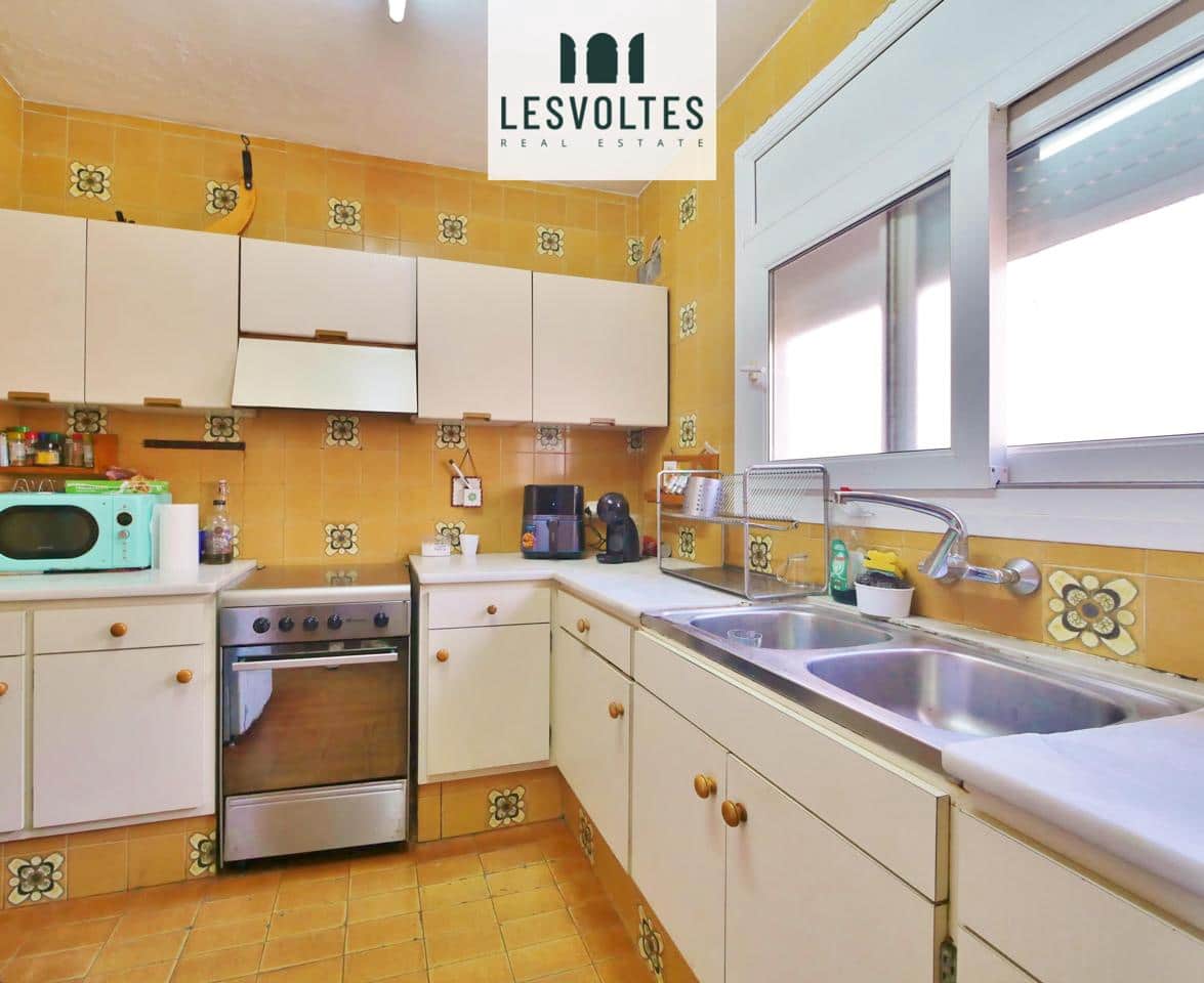 6 bedroom Villa for sale in Palafrugell with garage - € 390,000 (Ref: 10081955)