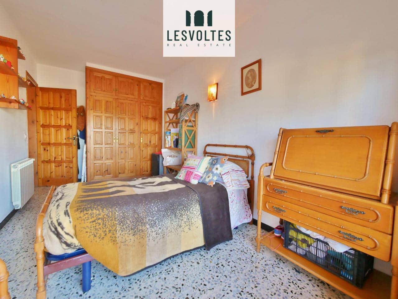 6 bedroom Villa for sale in Palafrugell with garage - € 390,000 (Ref: 10081955)