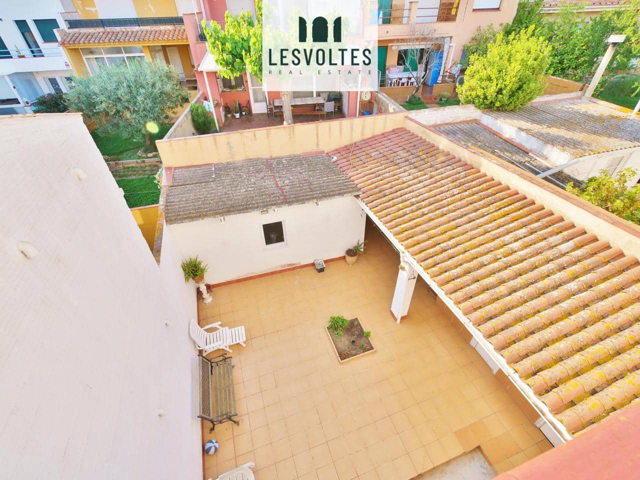 6 bedroom Villa for sale in Palafrugell with garage - € 390,000 (Ref: 10081955)