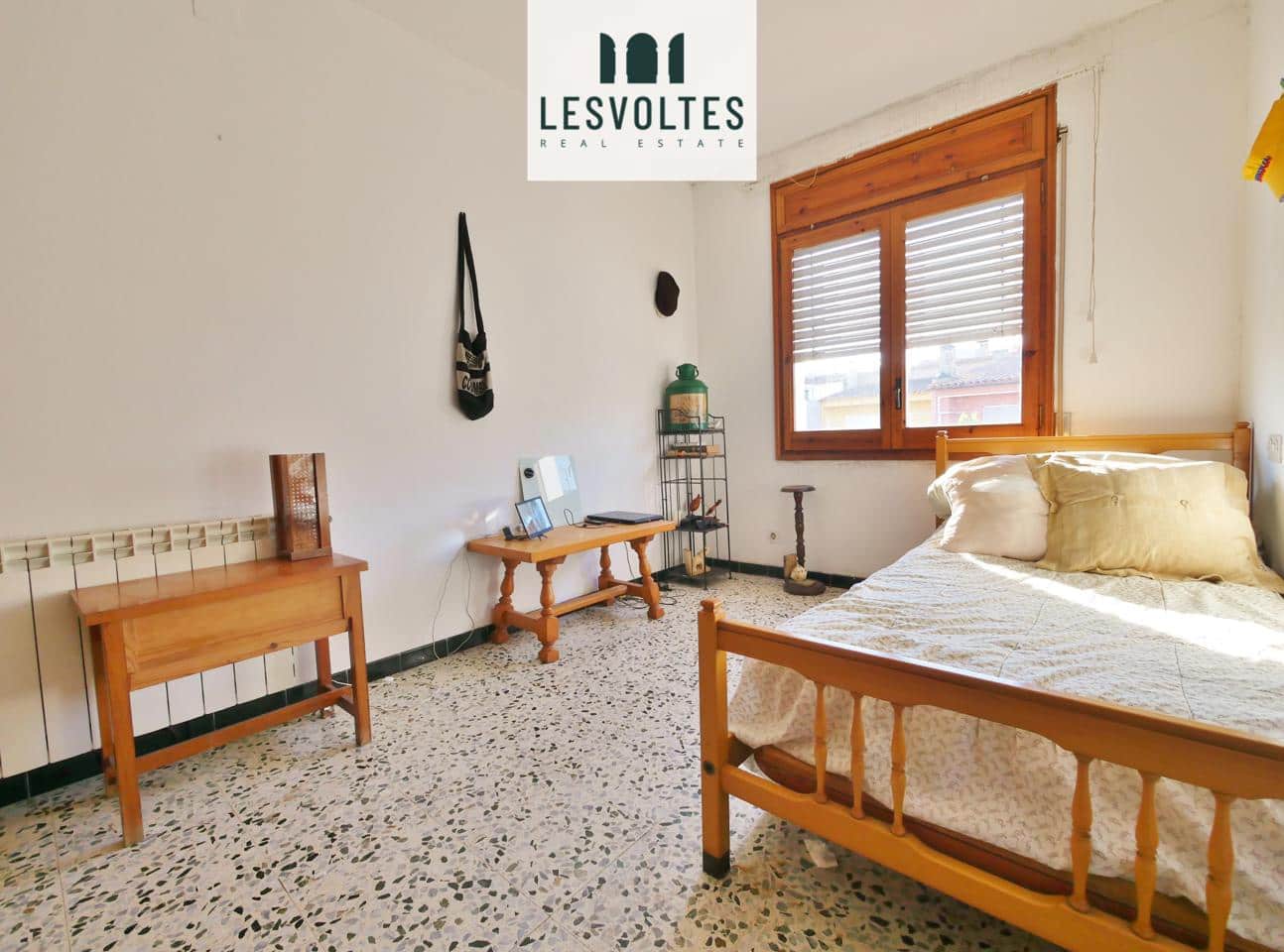 6 bedroom Villa for sale in Palafrugell with garage - € 390,000 (Ref: 10081955)