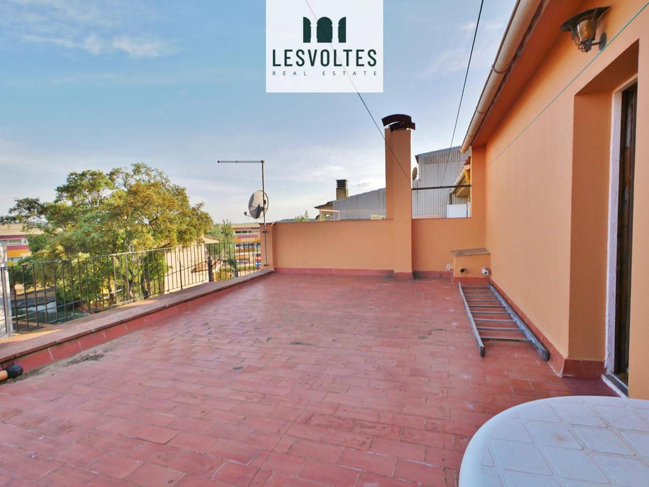 6 bedroom Villa for sale in Palafrugell with garage - € 390,000 (Ref: 10081955)