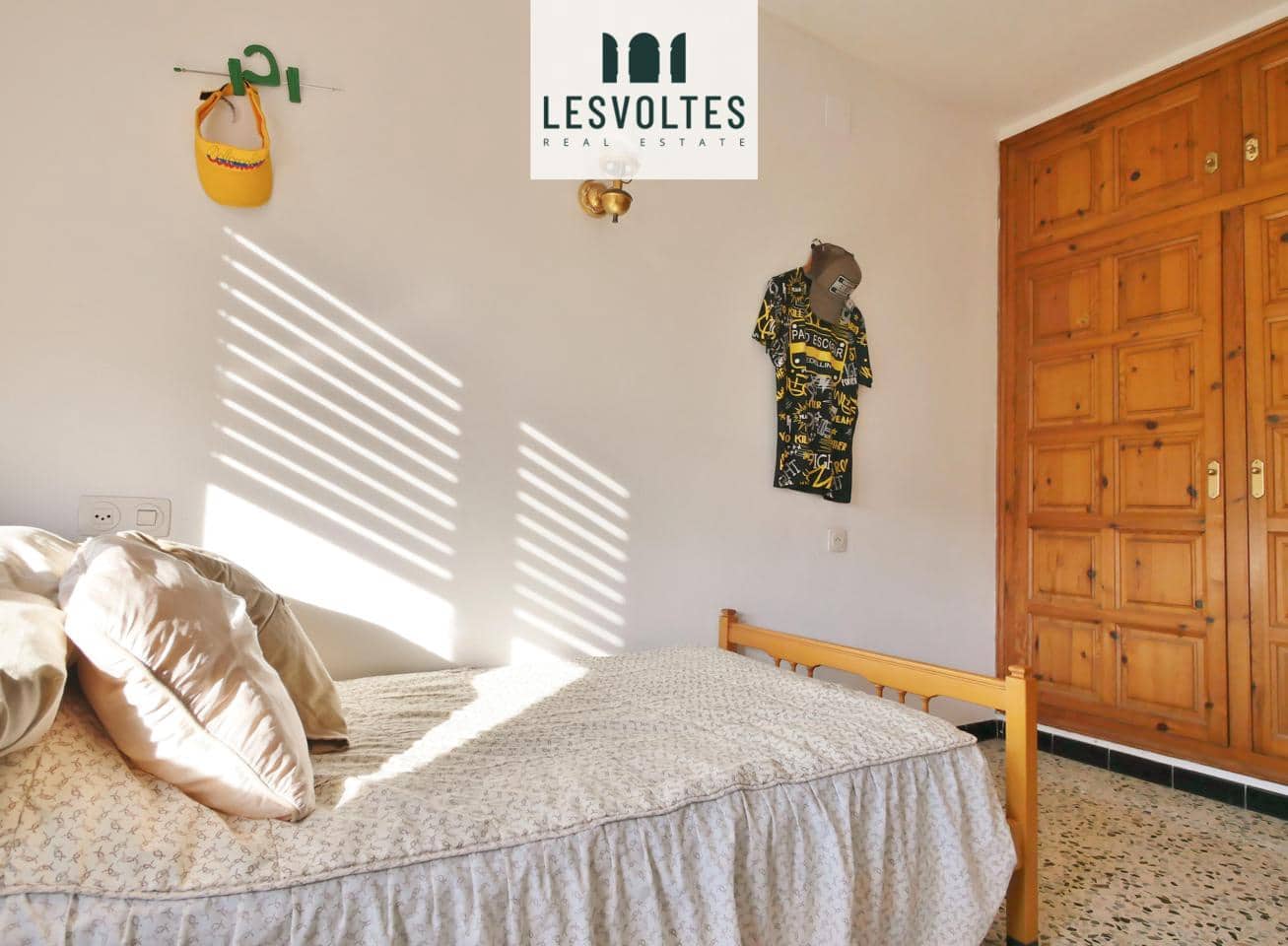 6 bedroom Villa for sale in Palafrugell with garage - € 390,000 (Ref: 10081955)