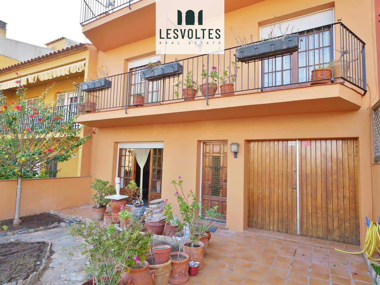 6 bedroom Villa for sale in Palafrugell with garage - € 390,000 (Ref: 10081955)