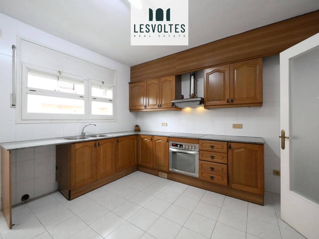 4 bedroom Villa for sale in Palafrugell - € 338,000 (Ref: 10081957)