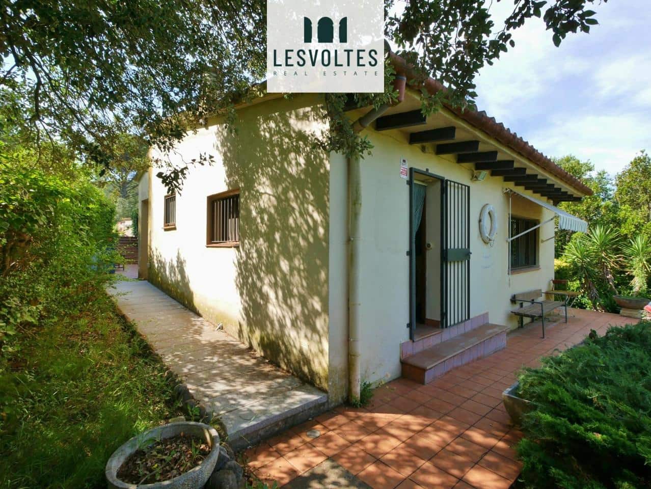 3 bedroom Villa for sale in Ventallo with pool - € 485,000 (Ref: 10081960)