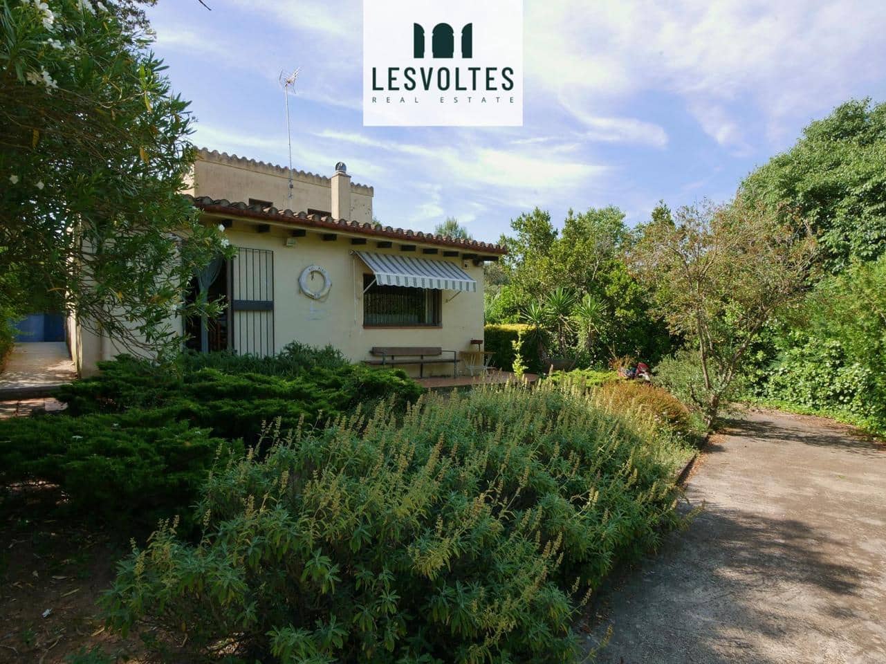 3 bedroom Villa for sale in Ventallo with pool - € 485,000 (Ref: 10081960)