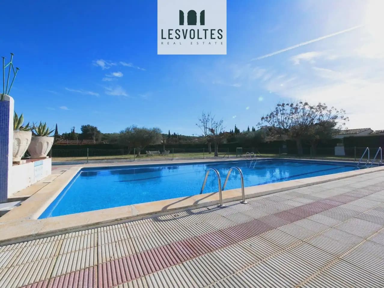 4 soverom Kjedet enebolig til salgs i Bellcaire d'Emporda med svømmebasseng - € 375 000 (Ref: 10081962)