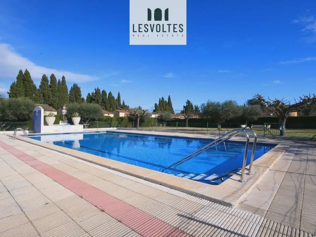 4 soverom Kjedet enebolig til salgs i Bellcaire d'Empordà med svømmebasseng - € 375 000 (Ref: 10081962)