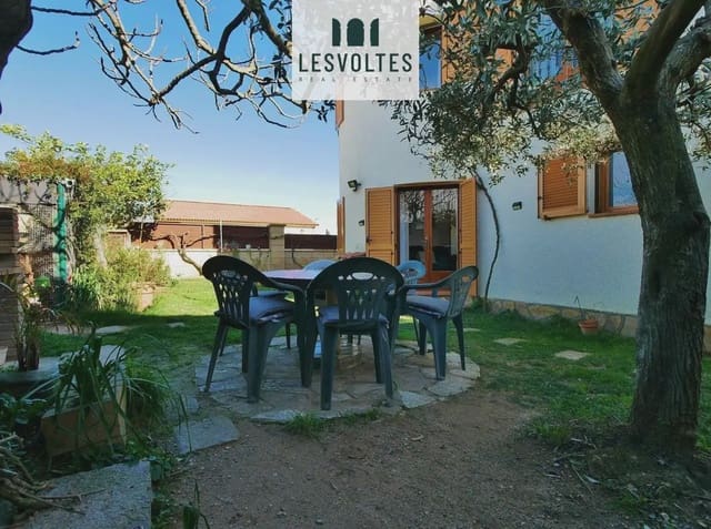 4 soverom Kjedet enebolig til salgs i Bellcaire d'Empordà med svømmebasseng - € 375 000 (Ref: 10081962)