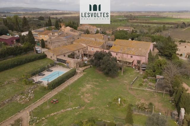9 soveværelse Finca/Landehus til salg i Bellcaire d'Empordà med swimmingpool garage - € 1.990.000 (Ref: 10081963)