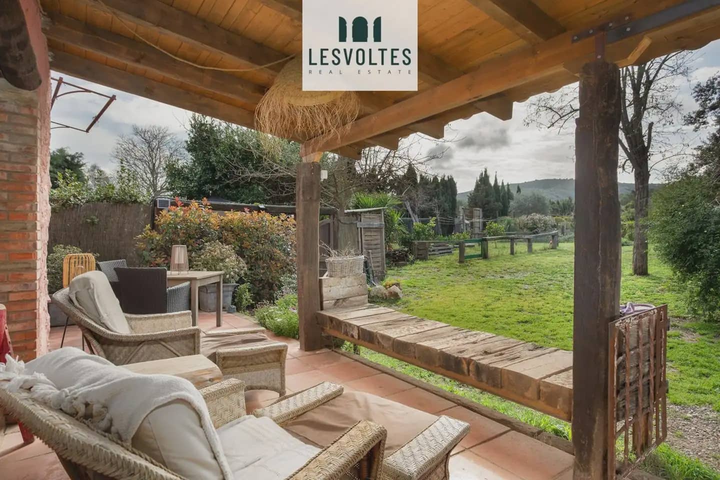 9 soveværelse Finca/Landehus til salg i Bellcaire d'Emporda med swimmingpool garage - € 1.990.000 (Ref: 10081963)