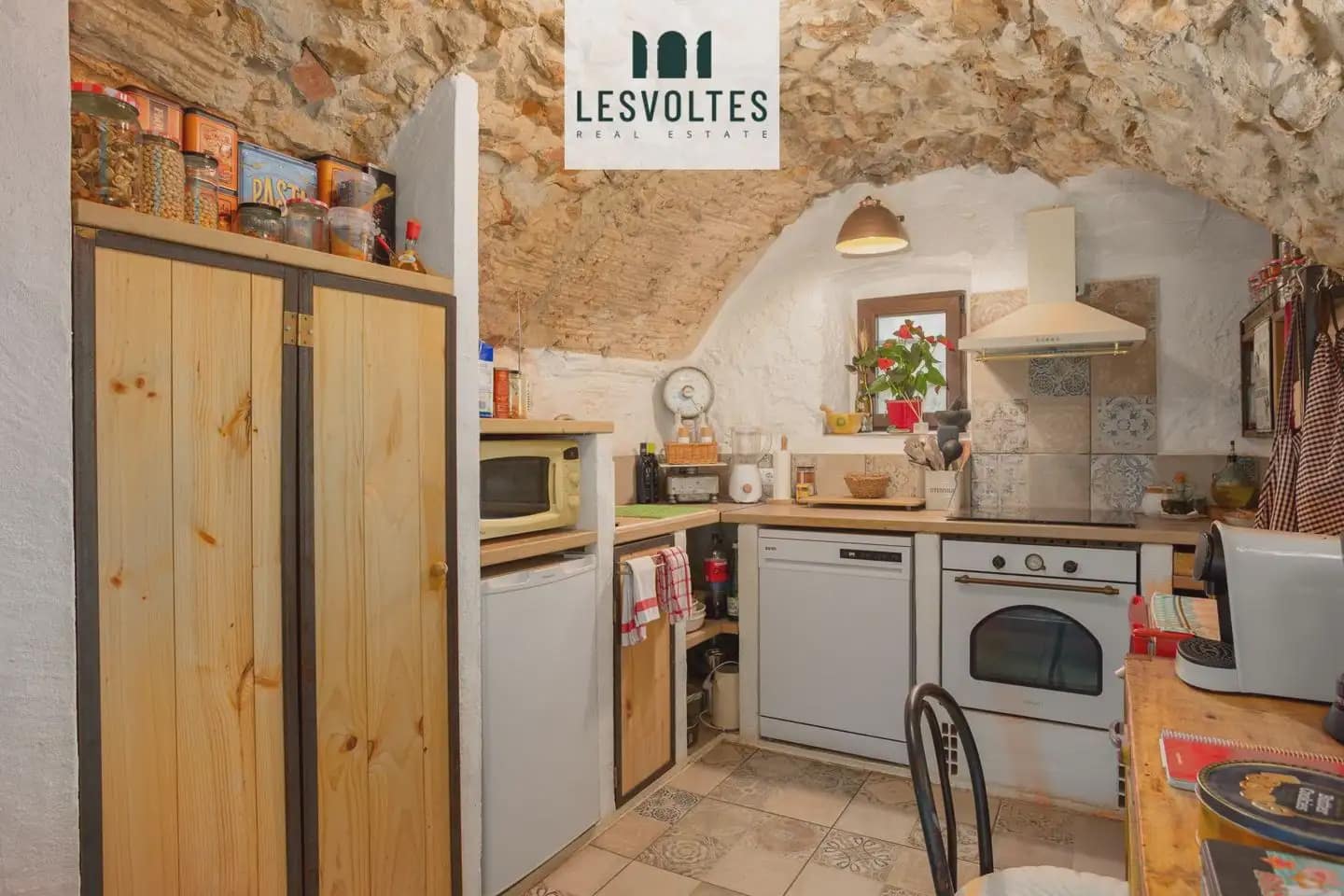 9 soveværelse Finca/Landehus til salg i Bellcaire d'Emporda med swimmingpool garage - € 1.990.000 (Ref: 10081963)