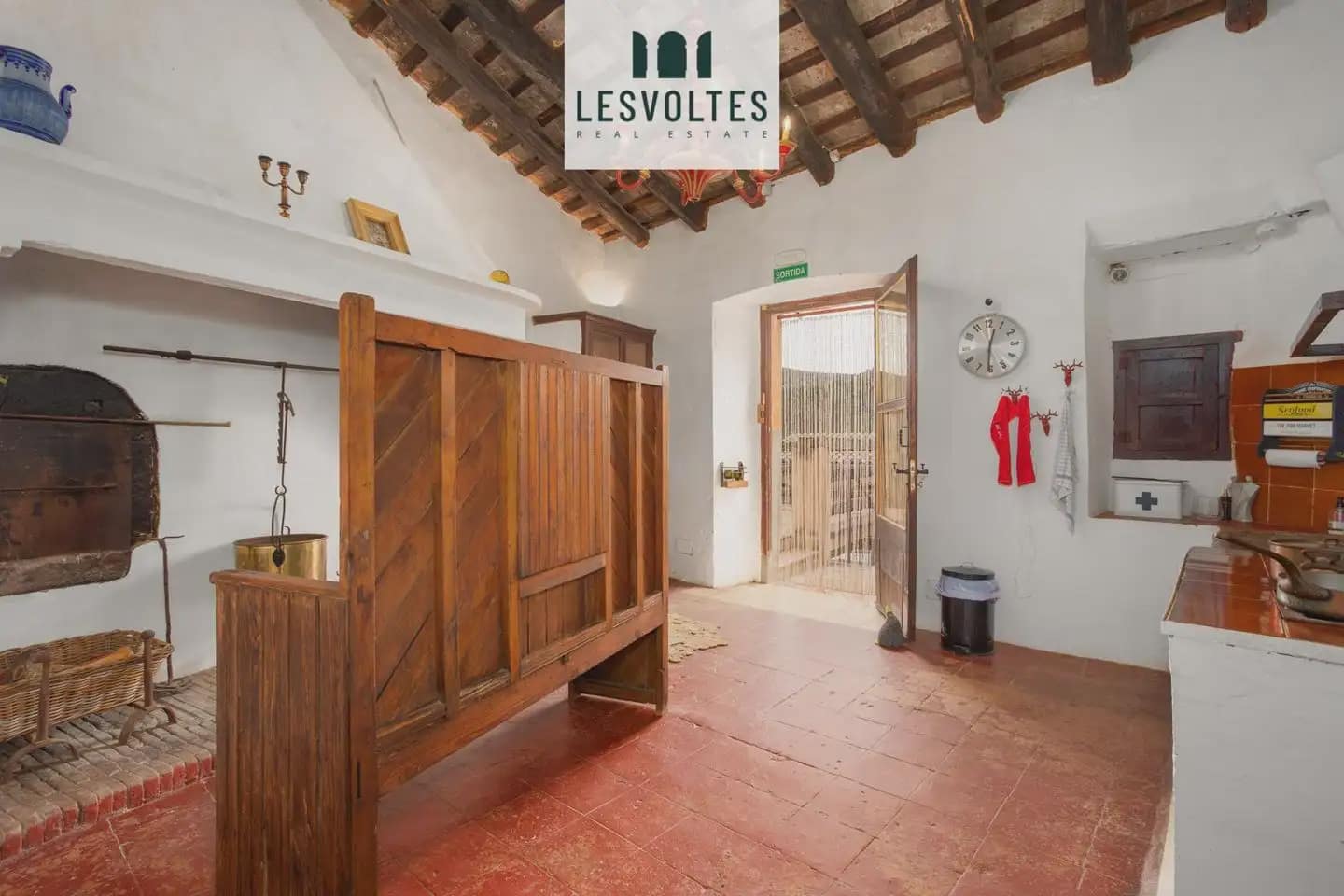 9 soveværelse Finca/Landehus til salg i Bellcaire d'Emporda med swimmingpool garage - € 1.990.000 (Ref: 10081963)