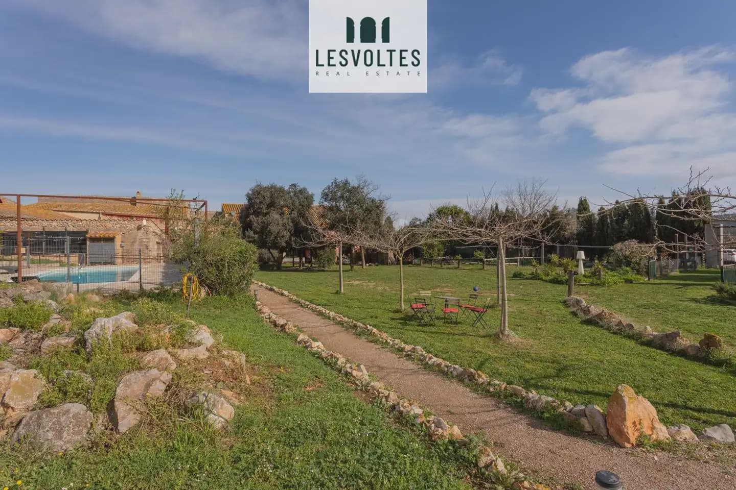 9 soveværelse Finca/Landehus til salg i Bellcaire d'Emporda med swimmingpool garage - € 1.990.000 (Ref: 10081963)