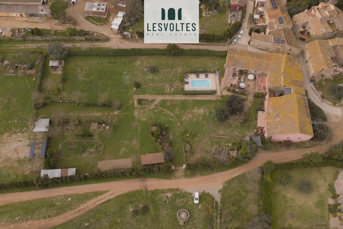 9 soveværelse Finca/Landehus til salg i Bellcaire d'Emporda med swimmingpool garage - € 1.990.000 (Ref: 10081963)