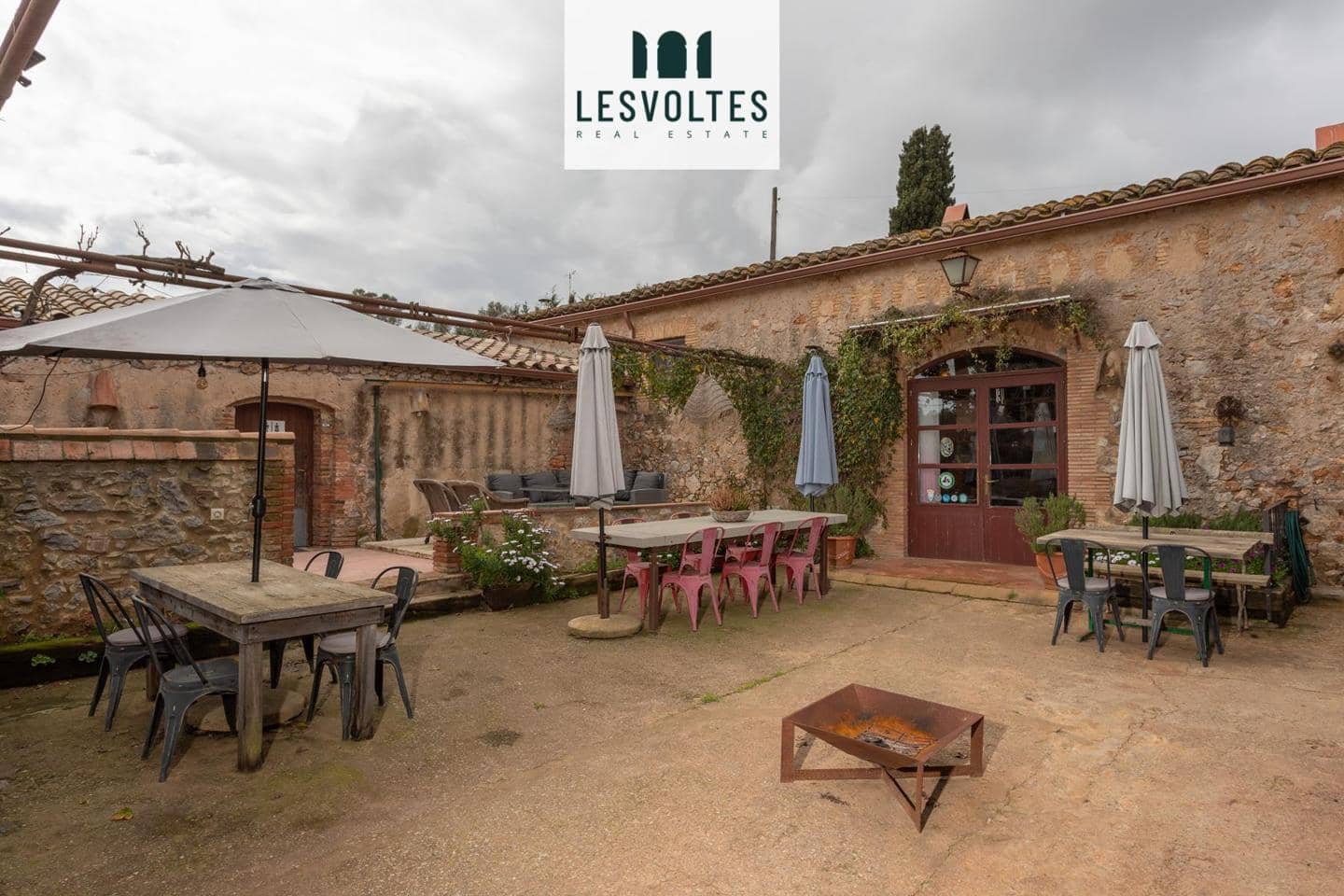 9 bedroom Villa for sale in Bellcaire d'Emporda with pool garage - € 1,990,000 (Ref: 10081963)