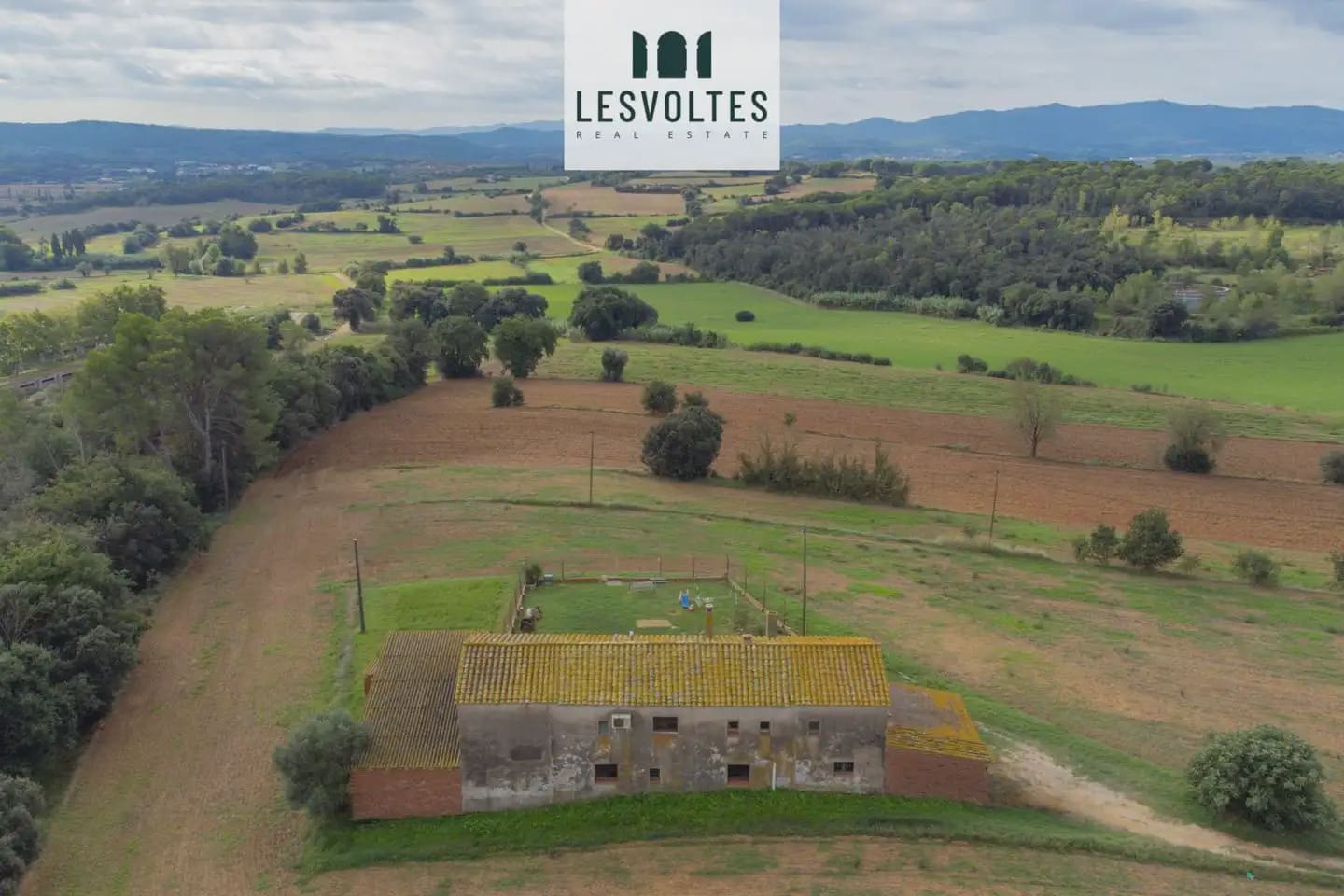 6 chambre Finca/Maison de Campagne à vendre à Sant Jordi Desvalls avec garage - 500 000 € (Ref: 10081966)