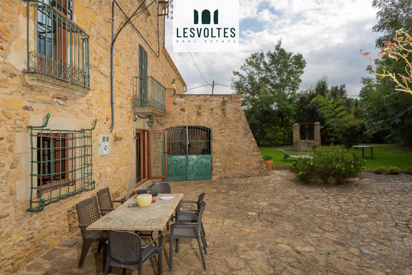 5 bedroom Villa for sale in Forallac - € 2,200,000 (Ref: 10081967)
