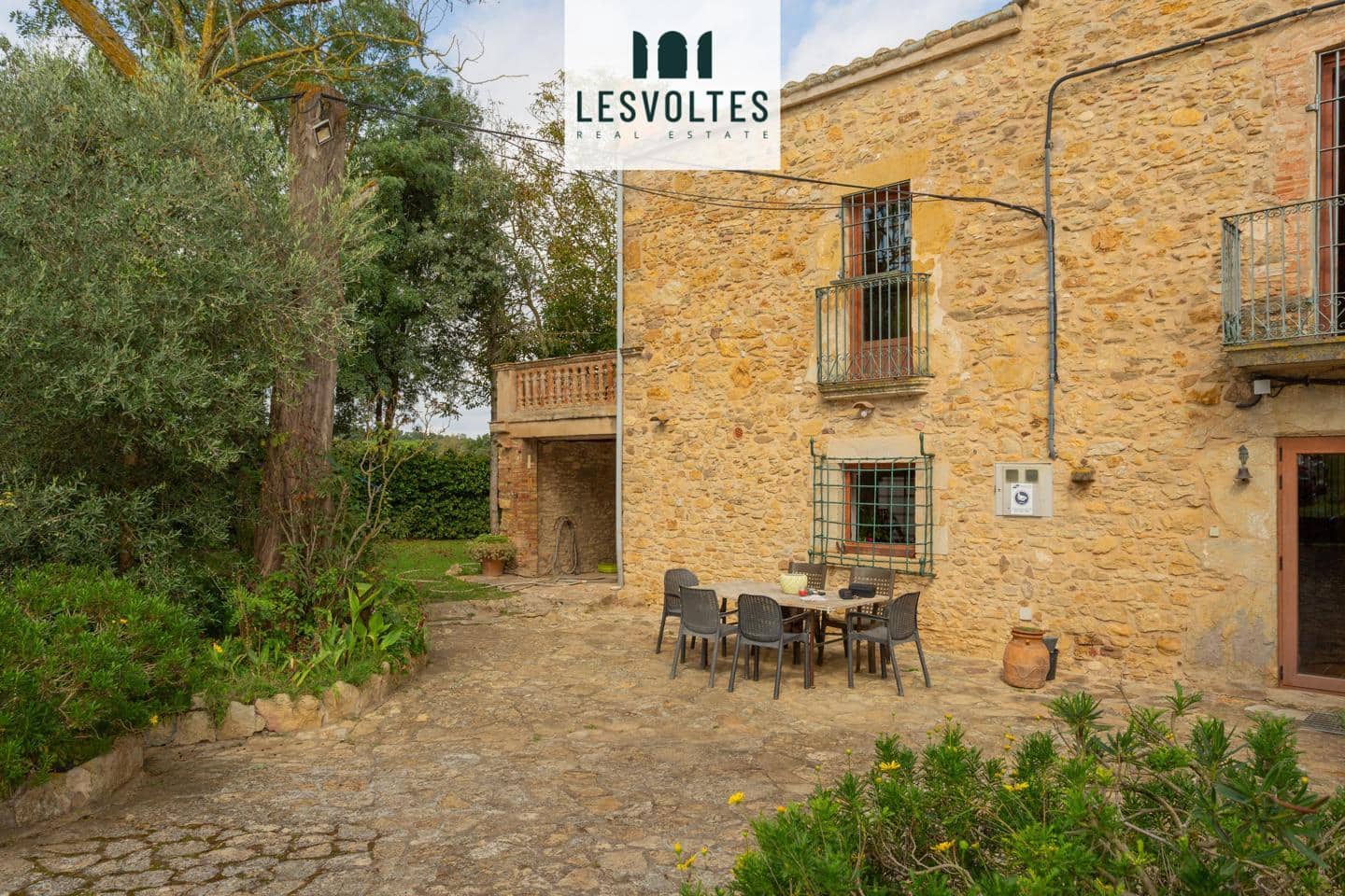 5 bedroom Villa for sale in Forallac - € 2,200,000 (Ref: 10081967)