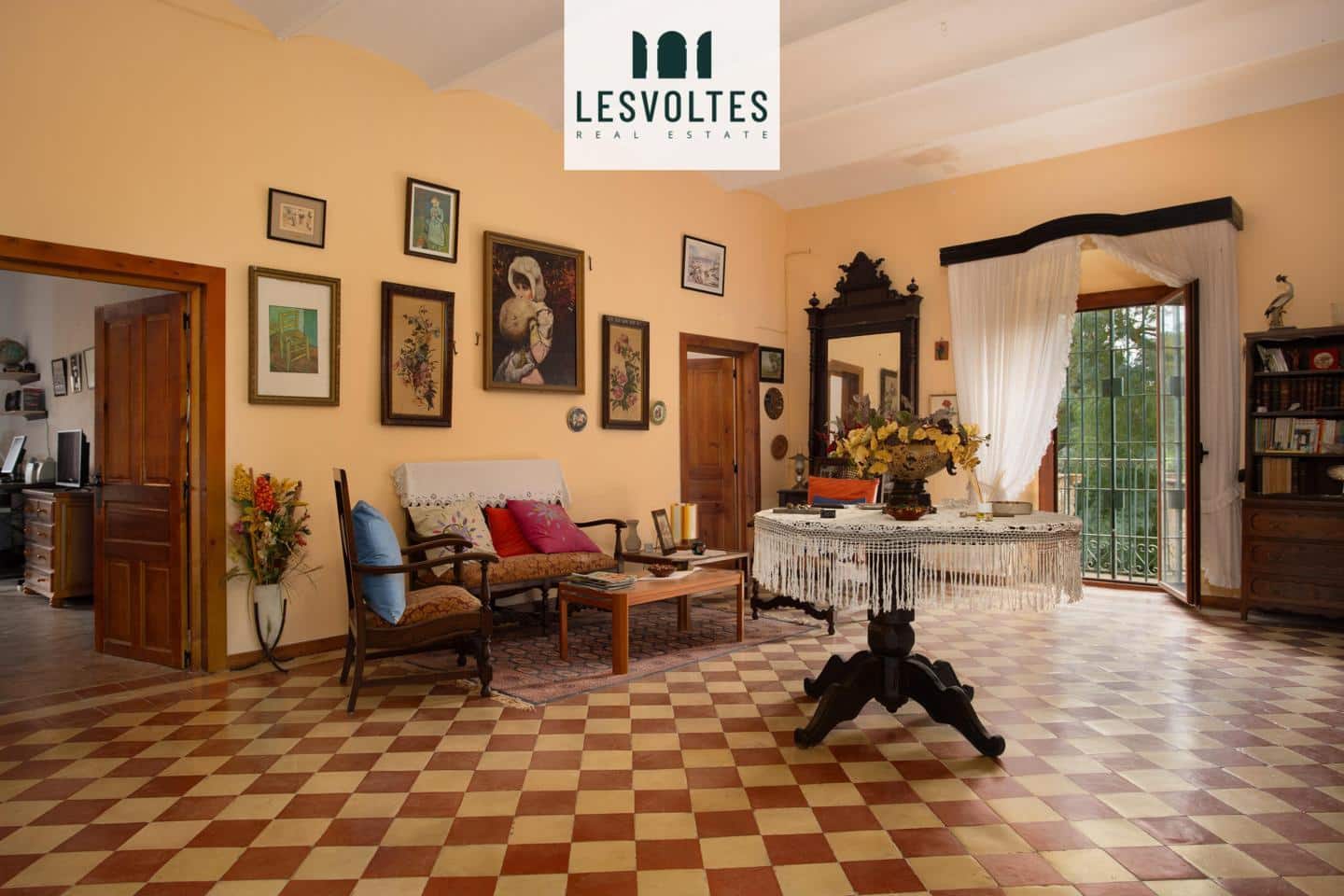5 bedroom Villa for sale in Forallac - € 2,200,000 (Ref: 10081967)