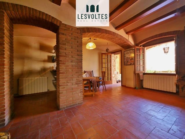 5 Zimmer Villa zu verkaufen in Corçà mit Garage - 575.000 € (Ref: 10081968)