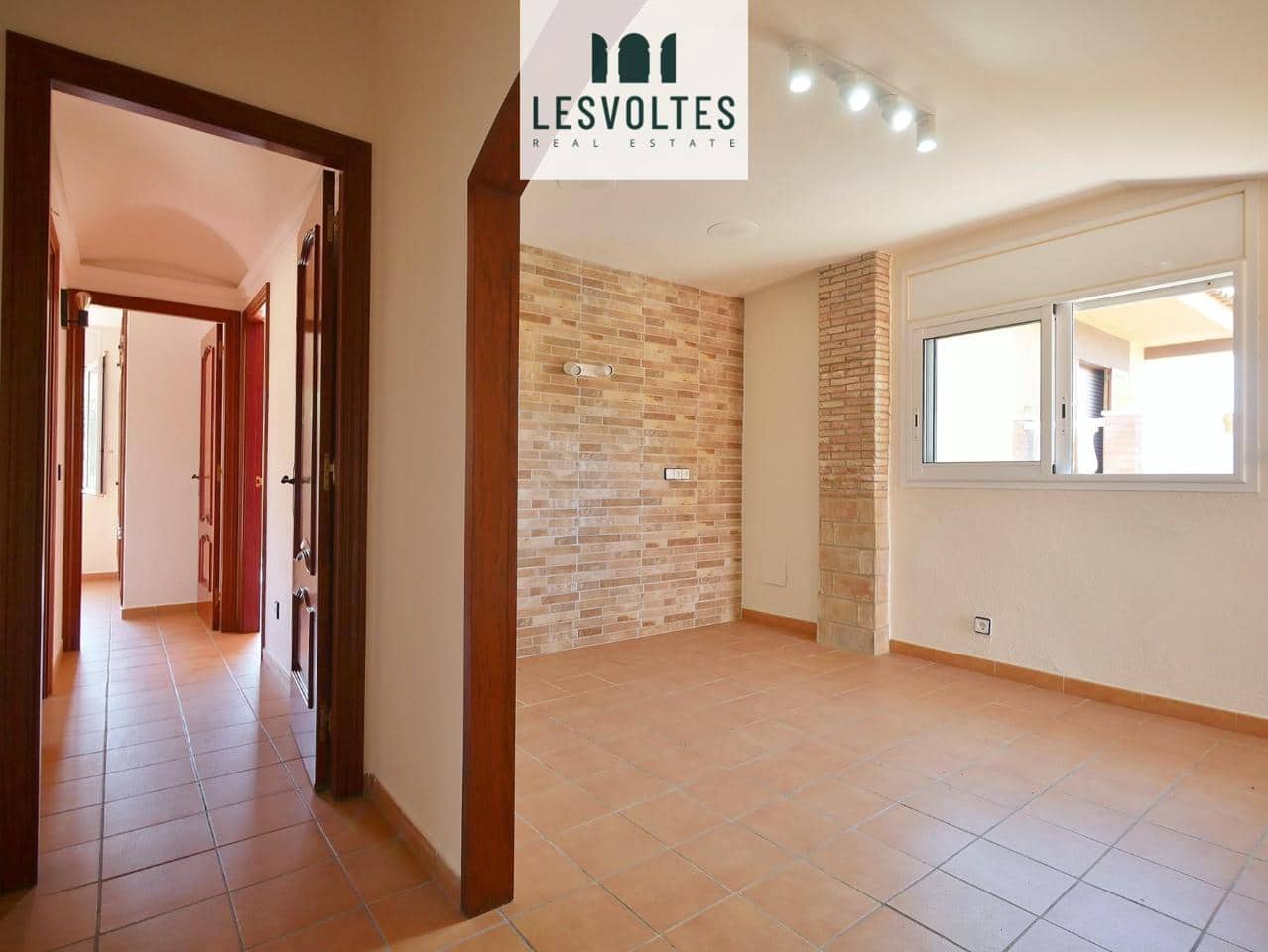 4 bedroom Villa for sale in Mont-ras - € 589,000 (Ref: 10081969)