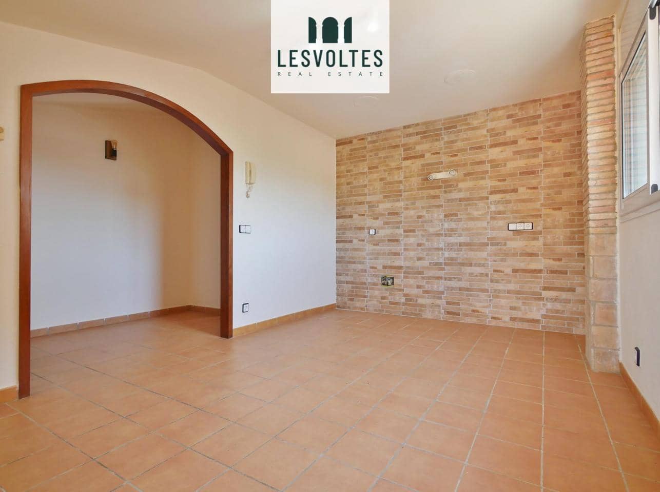 4 bedroom Villa for sale in Mont-ras - € 589,000 (Ref: 10081969)