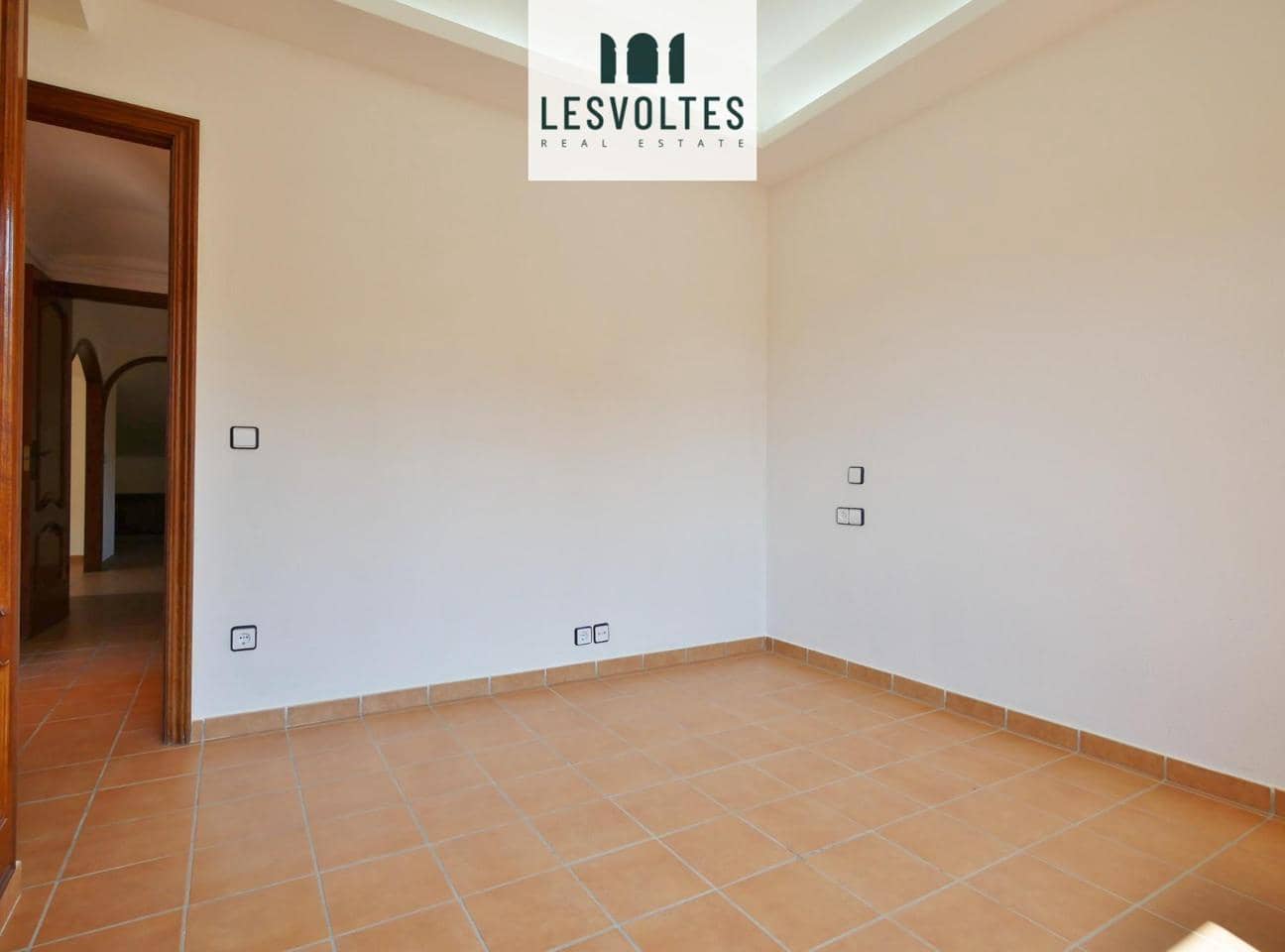 4 bedroom Villa for sale in Mont-ras - € 589,000 (Ref: 10081969)