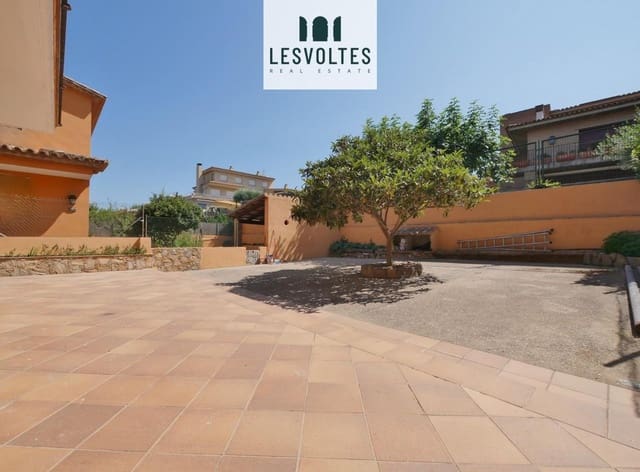 4 slaapkamer Villa te koop in Mont-ras - € 589.000 (Ref: 10081969)