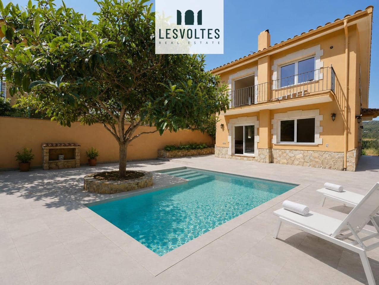 4 bedroom Villa for sale in Mont-ras - € 589,000 (Ref: 10081969)
