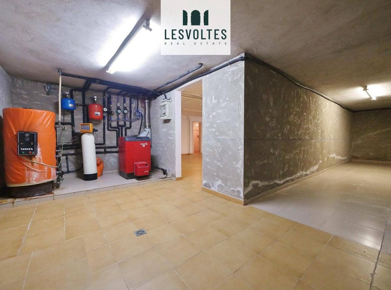 4 bedroom Villa for sale in Mont-ras - € 589,000 (Ref: 10081969)