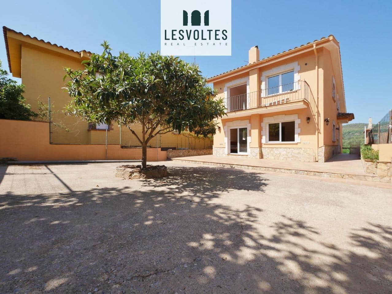 4 bedroom Villa for sale in Mont-ras - € 589,000 (Ref: 10081969)