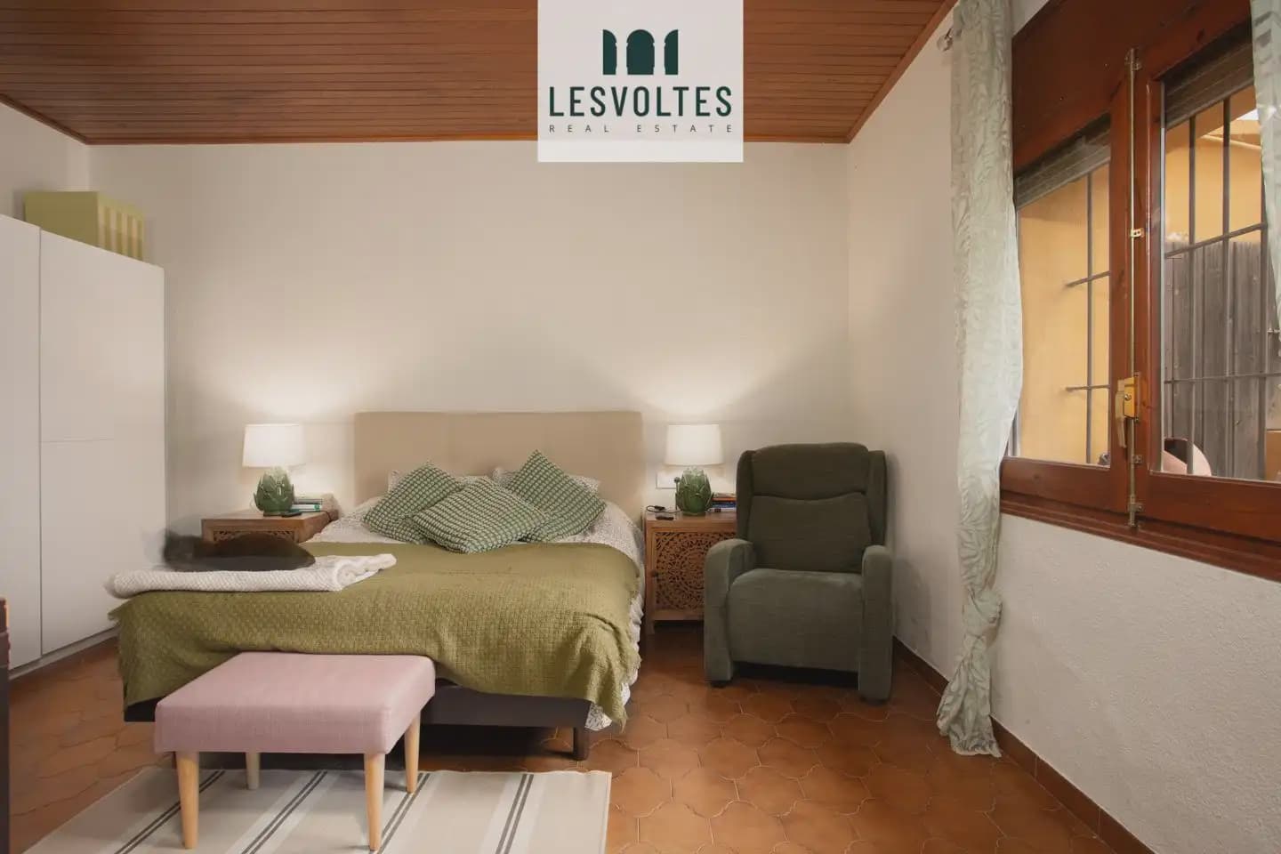 10 chambre Finca/Maison de Campagne à vendre à Verges avec piscine garage - 590 000 € (Ref: 10081970)