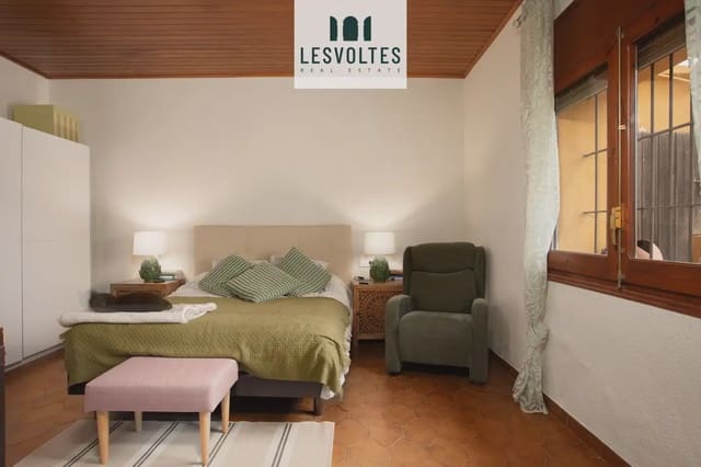 10 chambre Finca/Maison de Campagne à vendre à Verges avec piscine garage - 590 000 € (Ref: 10081970)