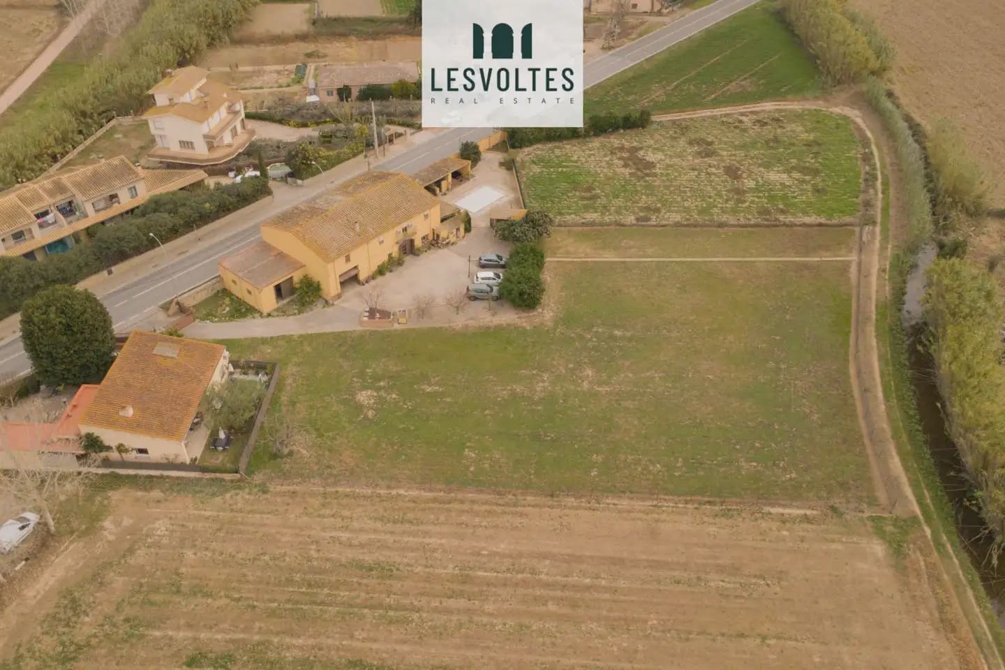10 chambre Finca/Maison de Campagne à vendre à Verges avec piscine garage - 590 000 € (Ref: 10081970)