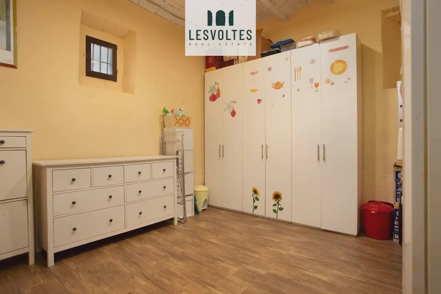10 chambre Finca/Maison de Campagne à vendre à Verges avec piscine garage - 590 000 € (Ref: 10081970)