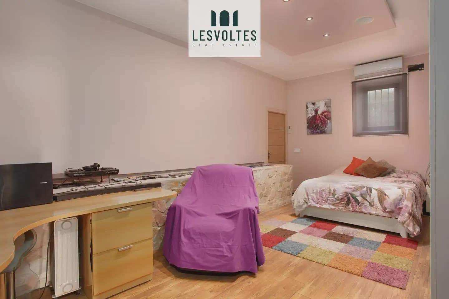 10 chambre Finca/Maison de Campagne à vendre à Verges avec piscine garage - 590 000 € (Ref: 10081970)