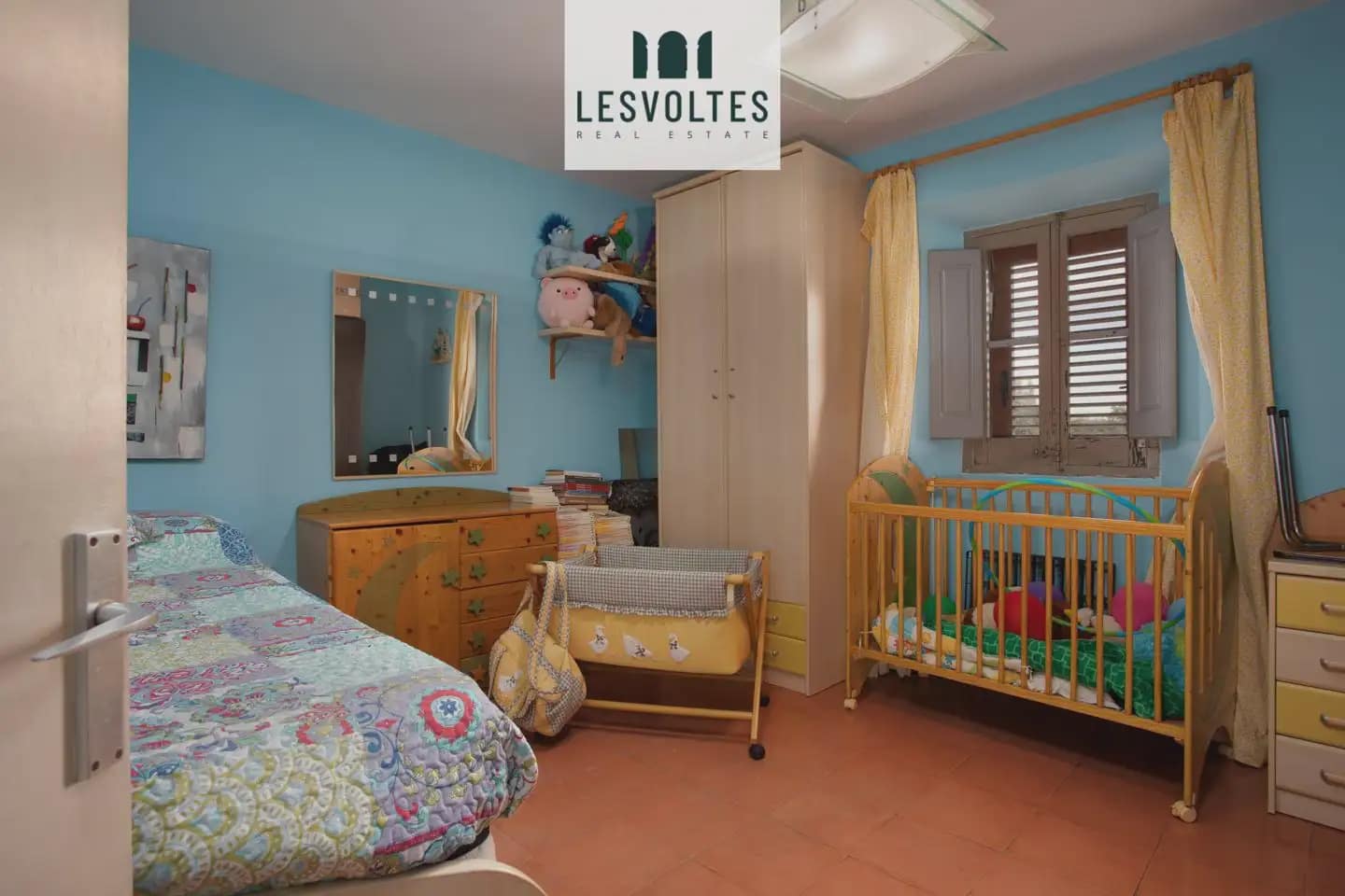 10 chambre Finca/Maison de Campagne à vendre à Verges avec piscine garage - 590 000 € (Ref: 10081970)