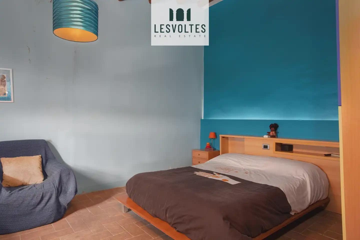 10 chambre Finca/Maison de Campagne à vendre à Verges avec piscine garage - 590 000 € (Ref: 10081970)