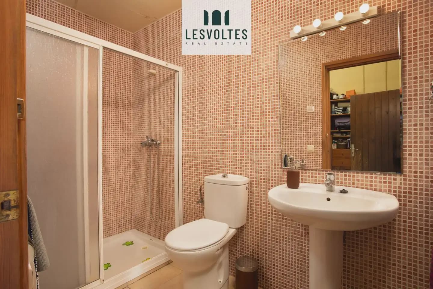 10 chambre Finca/Maison de Campagne à vendre à Verges avec piscine garage - 590 000 € (Ref: 10081970)