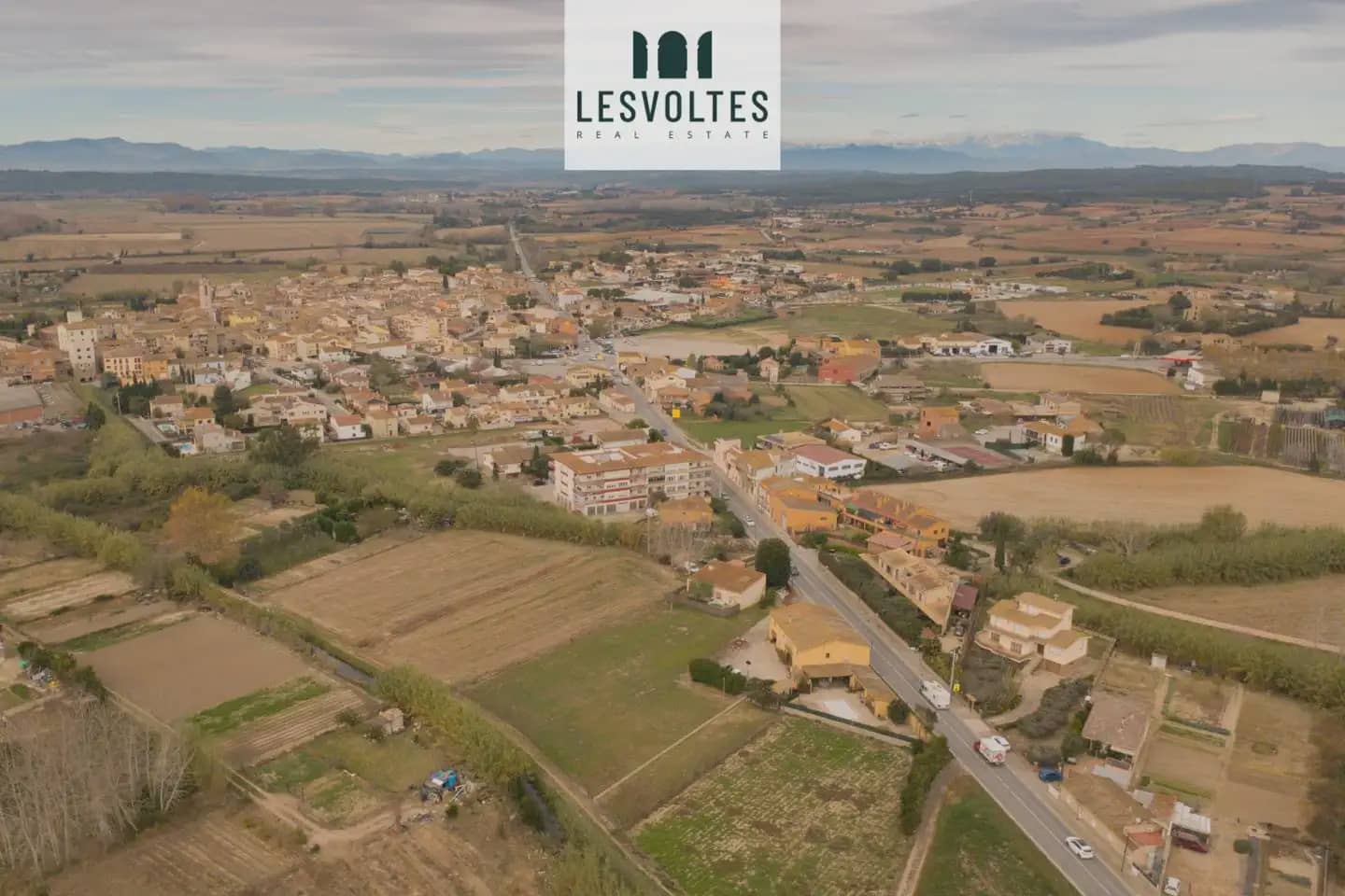 10 chambre Finca/Maison de Campagne à vendre à Verges avec piscine garage - 590 000 € (Ref: 10081970)