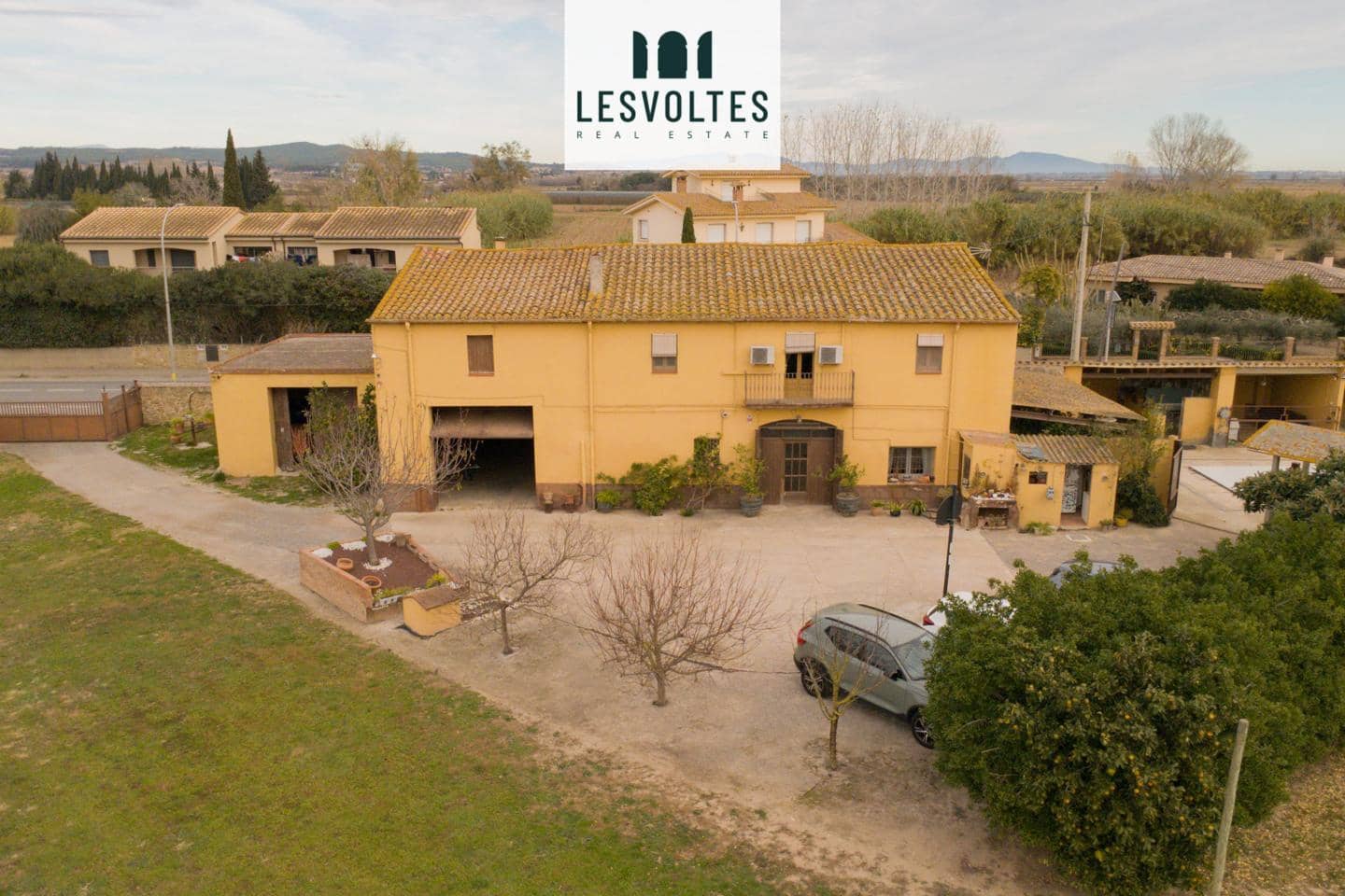 10 bedroom Villa for sale in Verges with pool garage - € 590,000 (Ref: 10081970)
