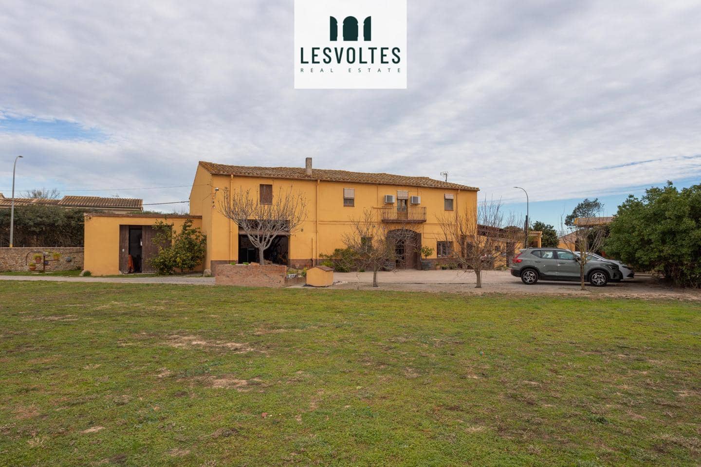 10 bedroom Villa for sale in Verges with pool garage - € 590,000 (Ref: 10081970)