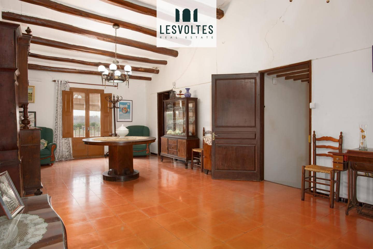 10 bedroom Villa for sale in Verges with pool garage - € 590,000 (Ref: 10081970)