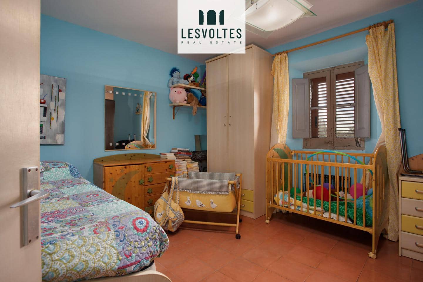 10 bedroom Villa for sale in Verges with pool garage - € 590,000 (Ref: 10081970)