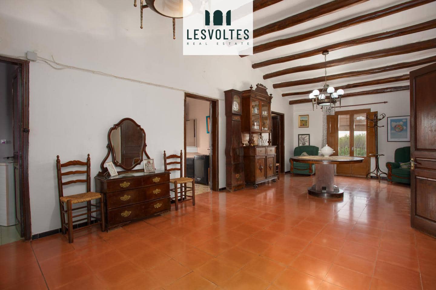 10 bedroom Villa for sale in Verges with pool garage - € 590,000 (Ref: 10081970)