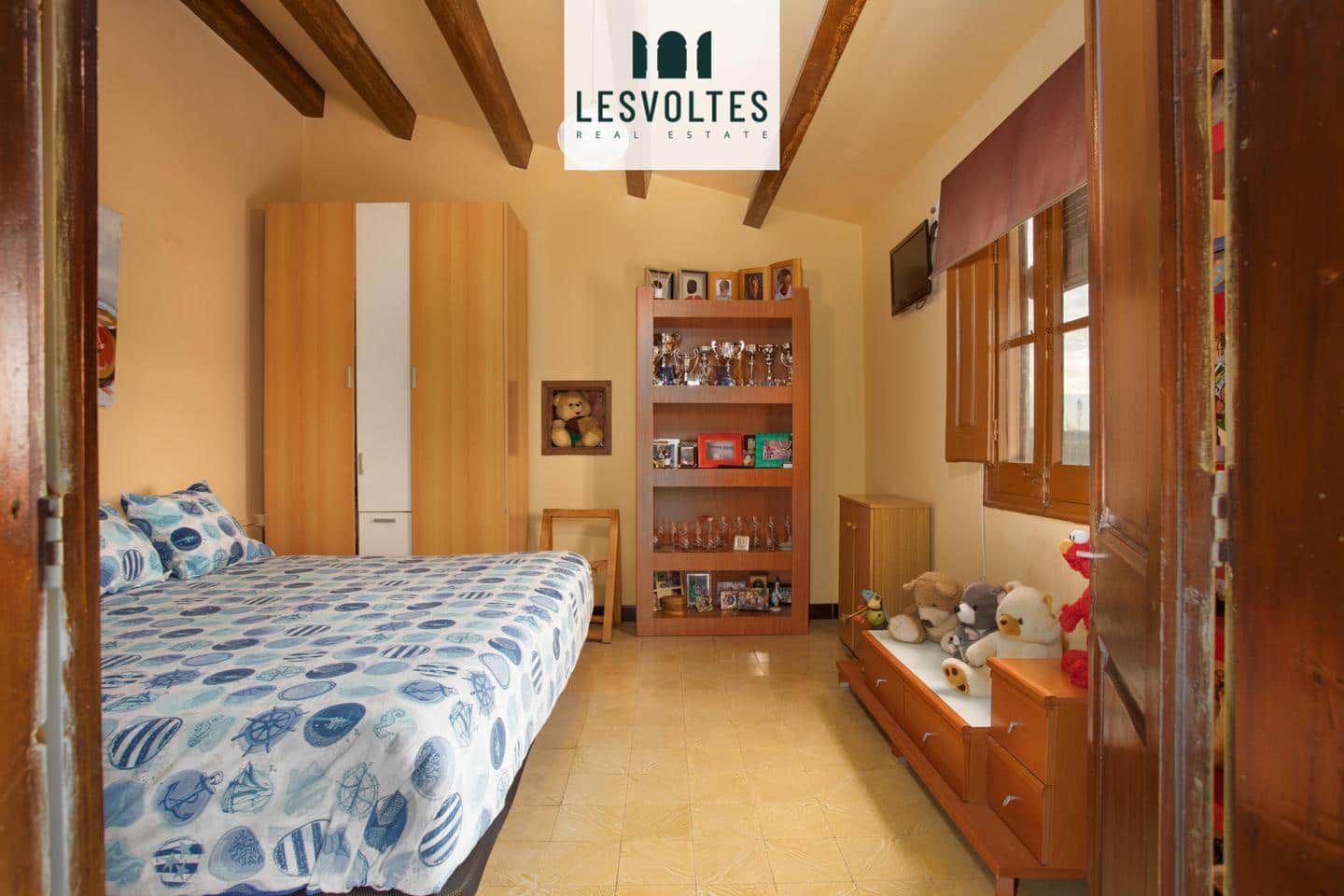 10 bedroom Villa for sale in Verges with pool garage - € 590,000 (Ref: 10081970)